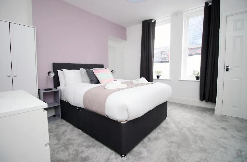 Apartment Chic 3-Bed Stay Near Cardiff'S Top Sights